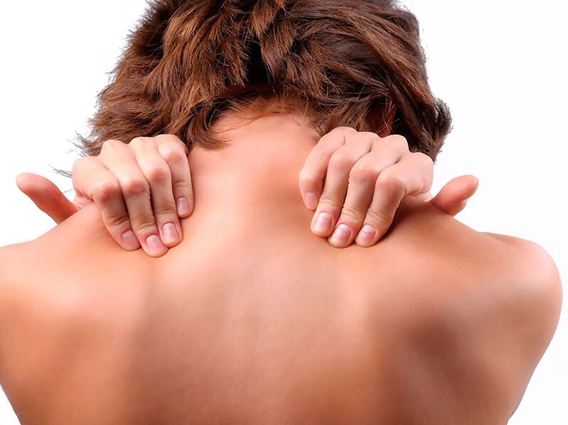 Con l'osteocondrosi della colonna cervicale, i muscoli del collo sono tesi